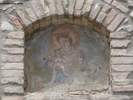 affresco della Madonna di Loreto venuto alla luce durante il ripristino